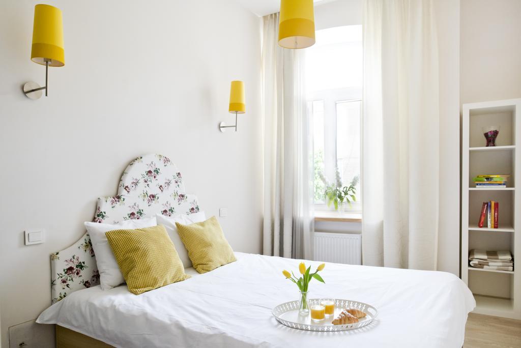 Bright Apartment In Old Town By Urban Rent Vilnius Exterior photo